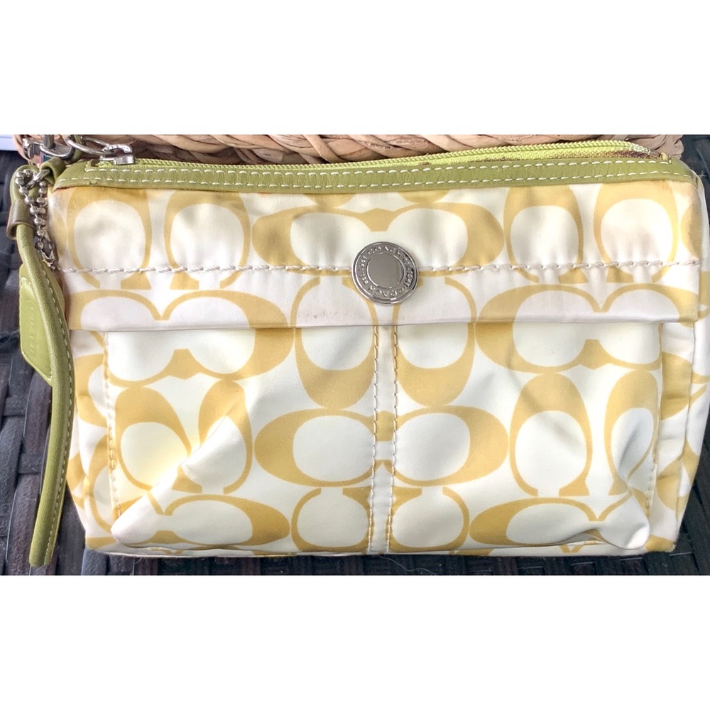Coach Wristlet Small Bag